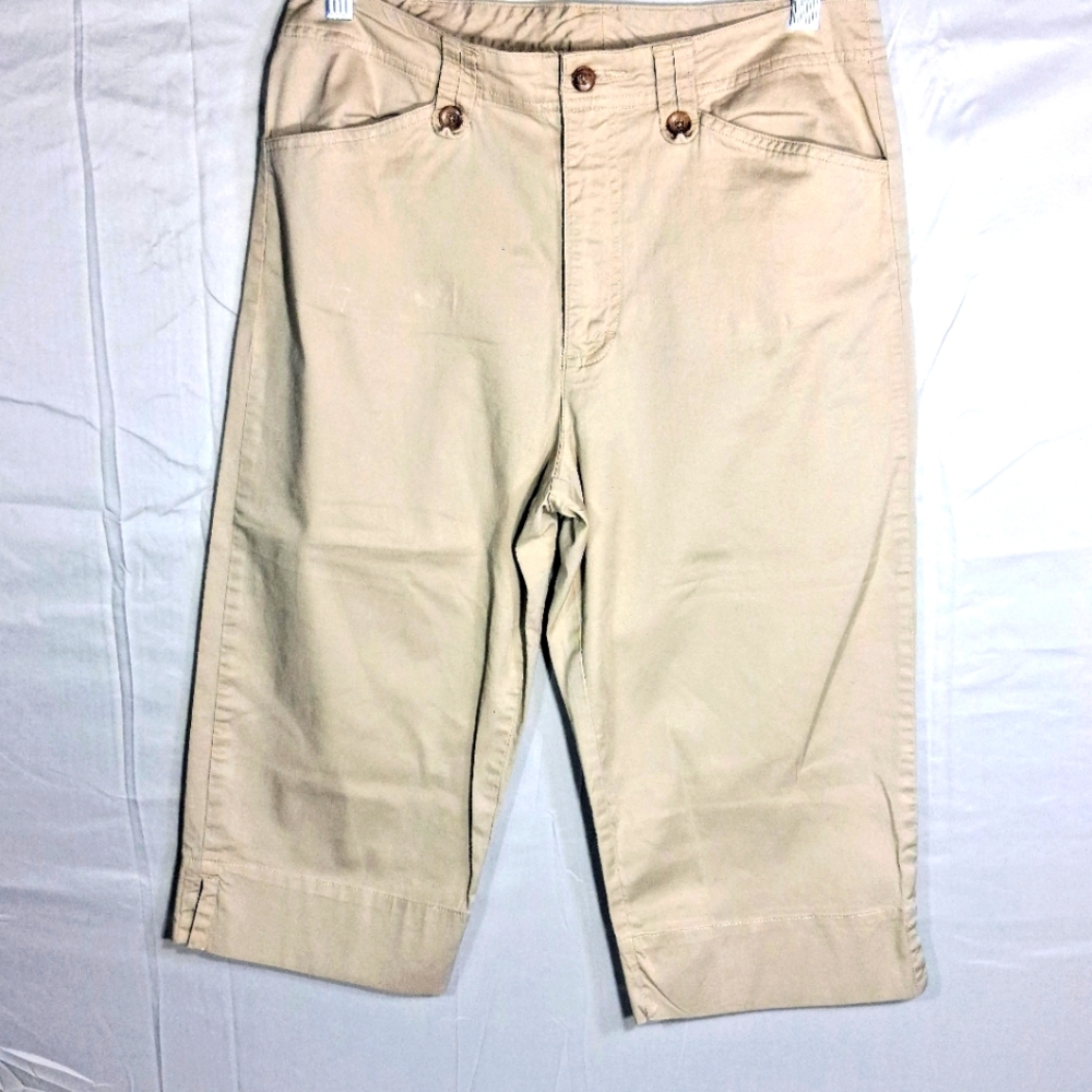 Women's White Summery Breezy Stag Size 8 Stretchy Beige/Khaki Pants/Shorts